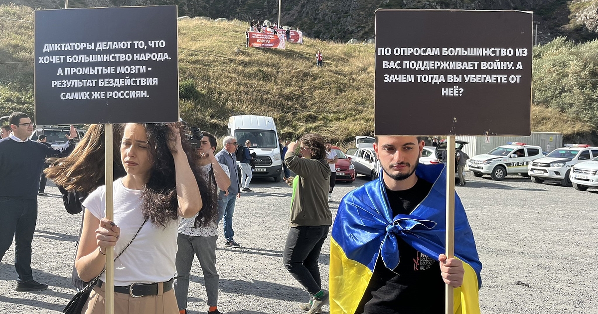 Стотици хиляди руснаци напуснаха страната си в седмицата след обявяването