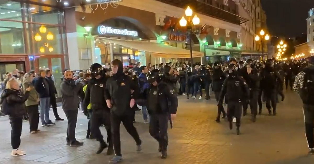 Осъдиха московчанин да излежи 15 дни в арест и да плати