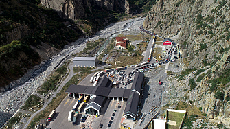 Граничната с Грузия руска република Северна Осетия където се формираха