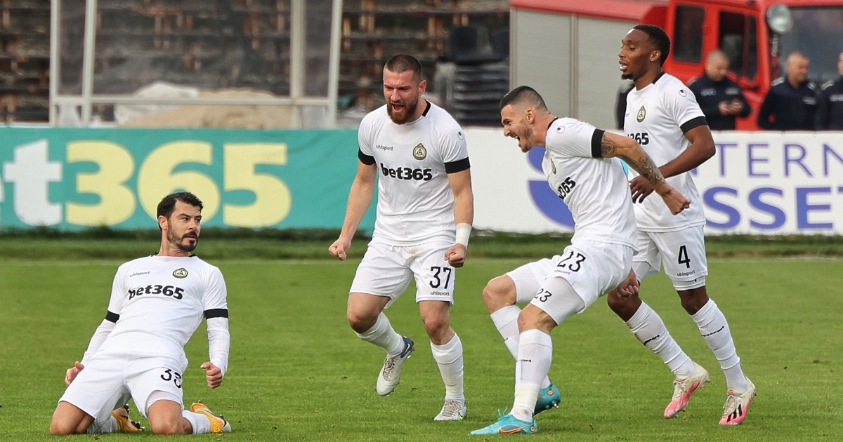 Славия взе максимума от дербито с Левски - 2:1 като