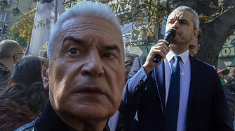 Коментари10 коментараМоля или се за да участвате в разговора ЗаглавиеПесента