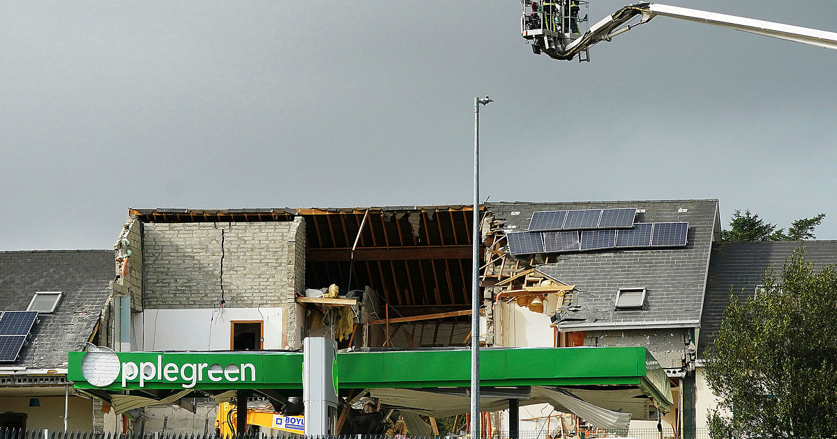 Ирландският премиер отдаде почит на десетте жертви на опустошителната експлозия