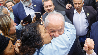 Бившият президент от левицата Луиз Инасио Лула да Силва очаквано