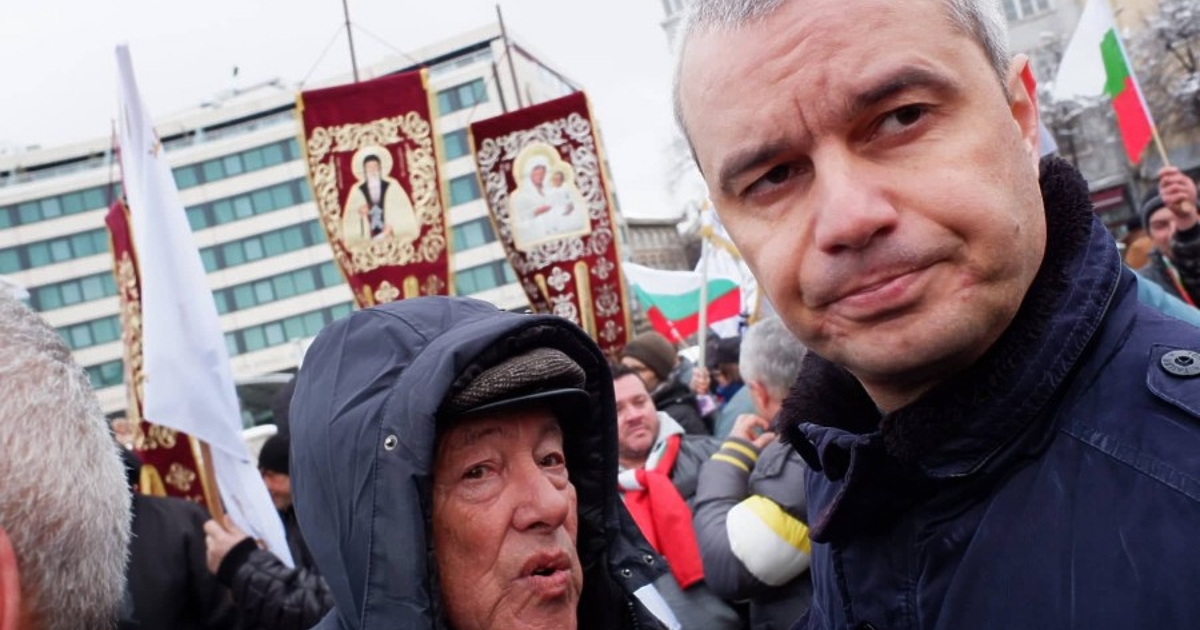 През 1939-а година в САЩ влиза в сила Закон за регистрация