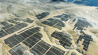 В Китай се строи 600 MW слънчева централа на над 4000 метра височина