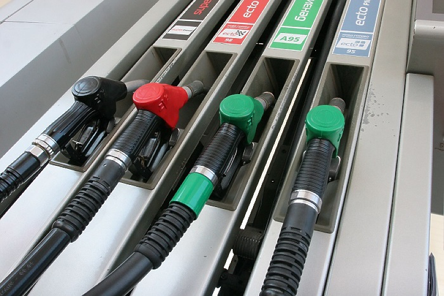 Цените на петрола падат. Ами горивата?