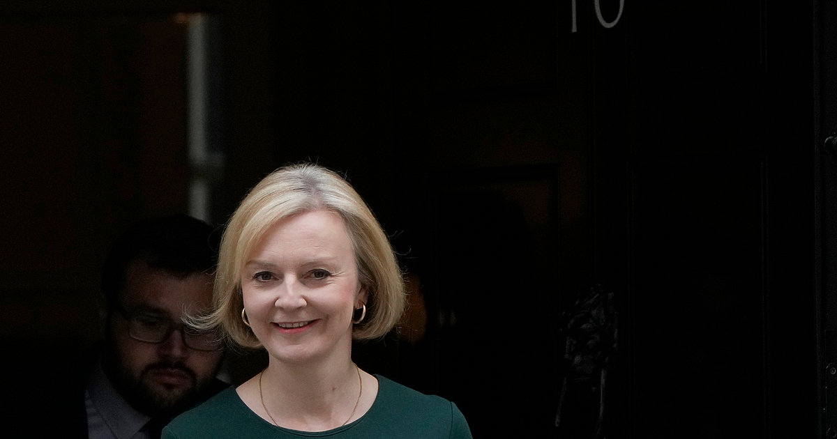 Британската премиерка Лиз Тръс се извини за грешките в своята