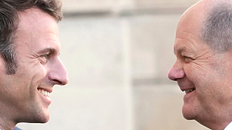 Френският президент Еманюел Макрон и германският канцлер Олаф Шолц се