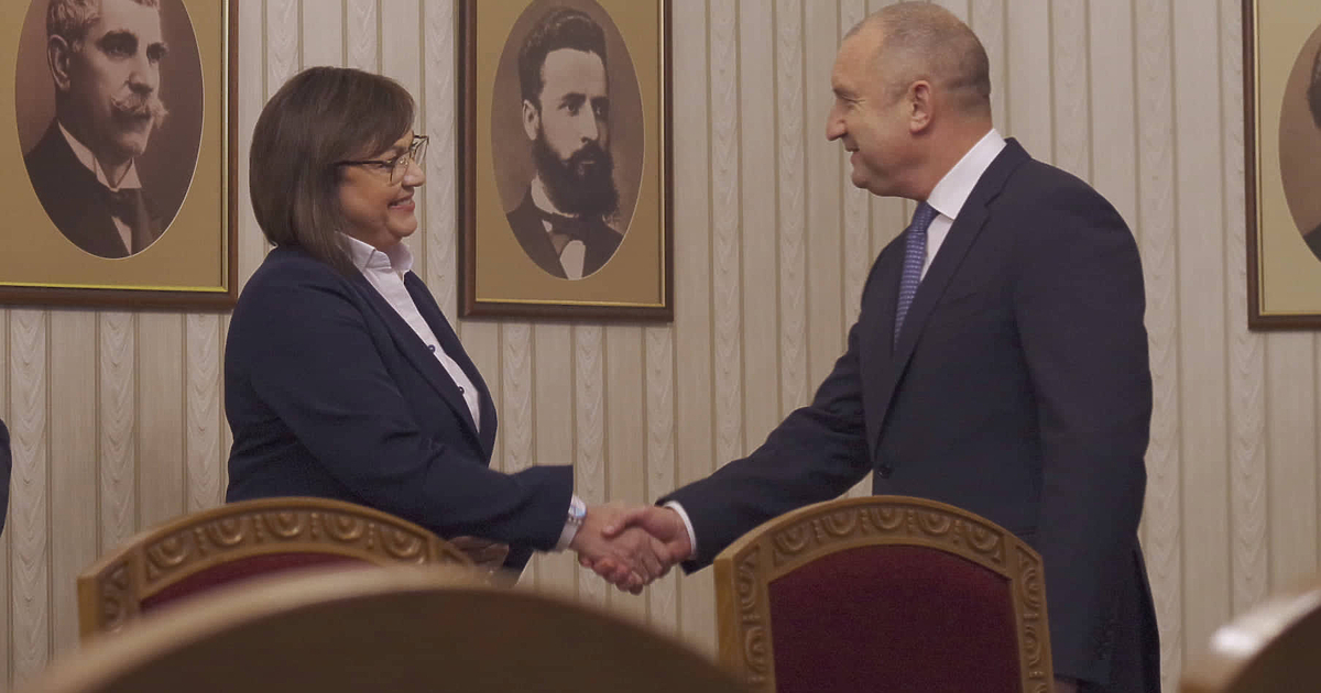 Президентът Румен Радев и лидерката на БСП Корнелия Нинова се