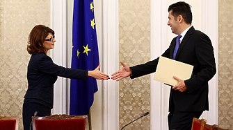 ГЕРБ СДС и Продължаваме промяната провеждат среща в парламента Благодаря за приетата