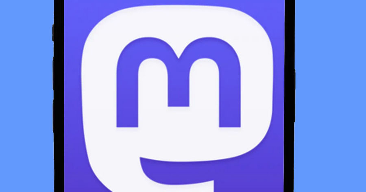 След покупката на Twitter от Илон Мъск буквално над милион