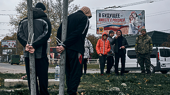 Украинският президент Володимир Зеленски пристигна днес в освободения от окупаторите