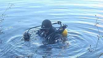 Водолази започнаха да издирват 12 годишния Александър от сутринта в езерата