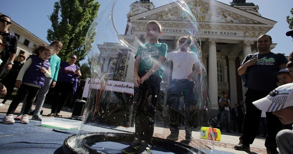 Директорът на Народния театър Иван Вазов Васил Василев бил стъписан