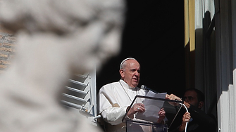 Папа Франциск: Ужасите в Украйна напомнят за Втората световна война 