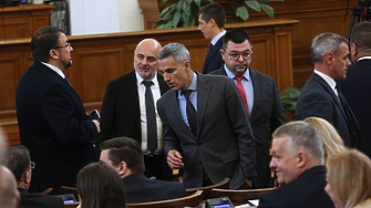 Един пленарен ден едно заглавие и множество скандали Така