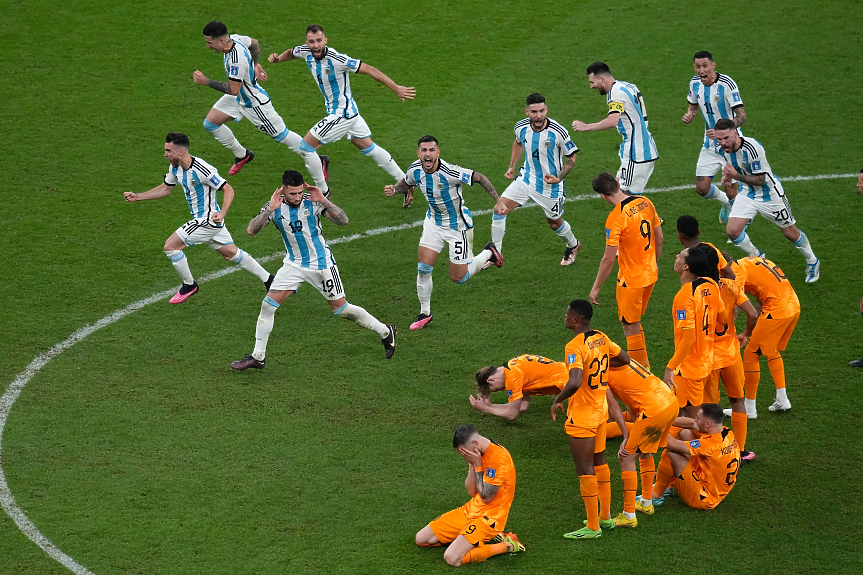 “Какво гледаш, глупако?!” Поредната футболна война между Аржентина и Нидерландия