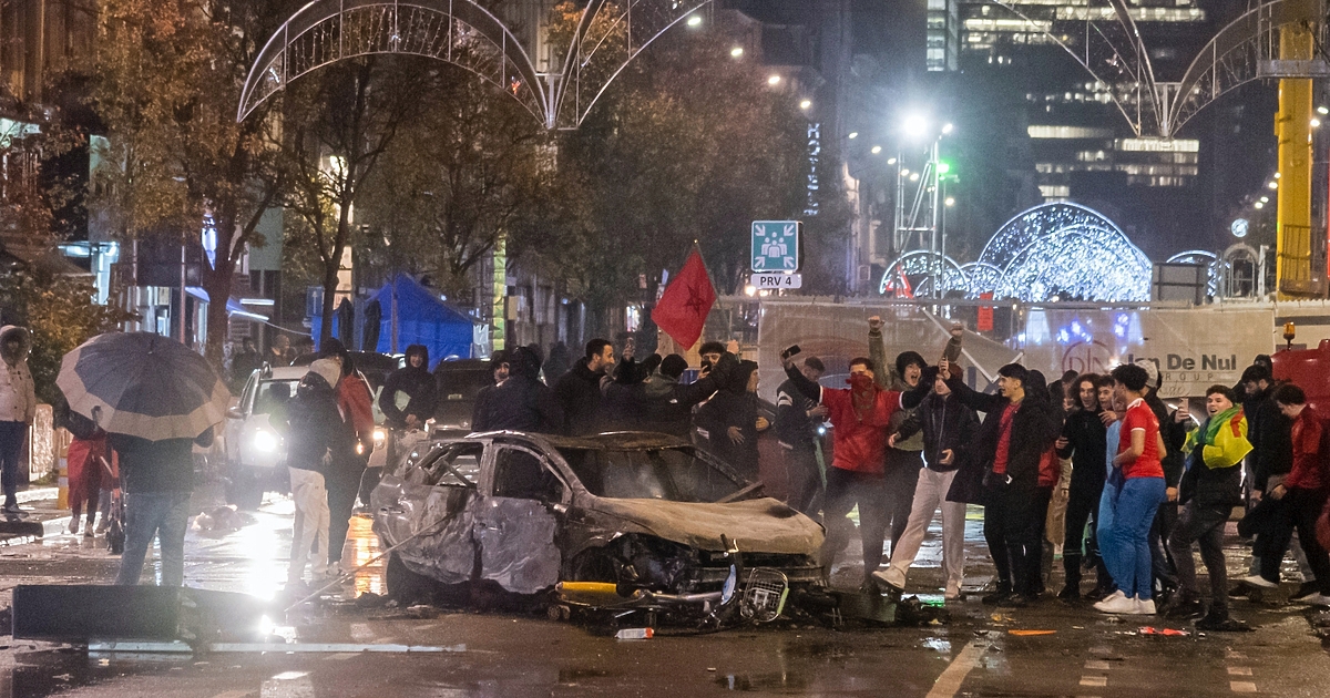 Тълпи предизвикаха безредици в центъра и други райони на Брюксел,