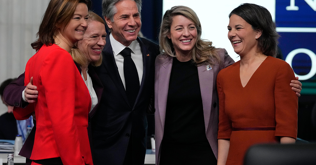 Министрите на външните работи на НАТО, които се събраха вчера