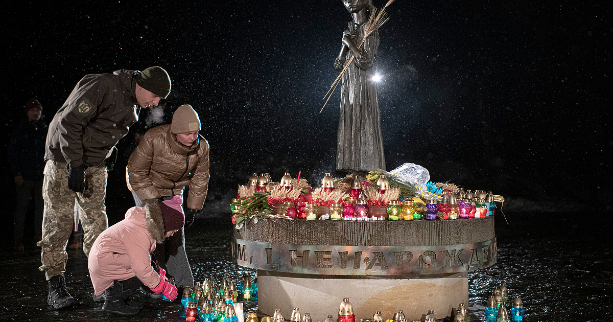 Украйна почете паметта на жертвите на Гладомора. Край паметника в Киев,