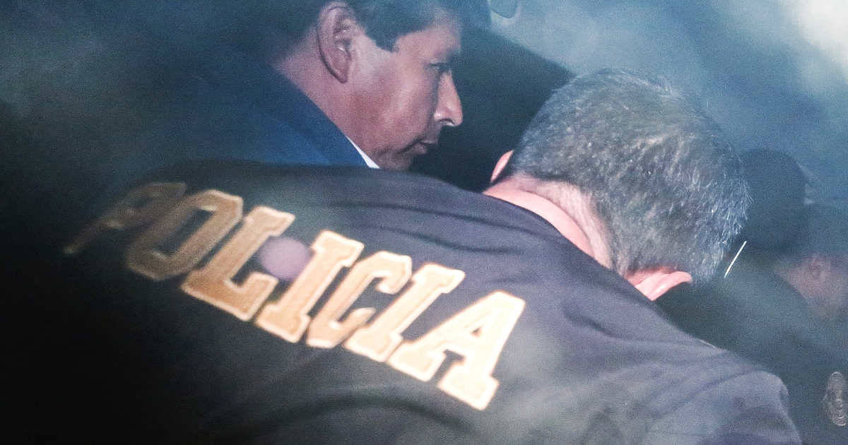 Перуанският президент се опита да разпусне парламента, но той го