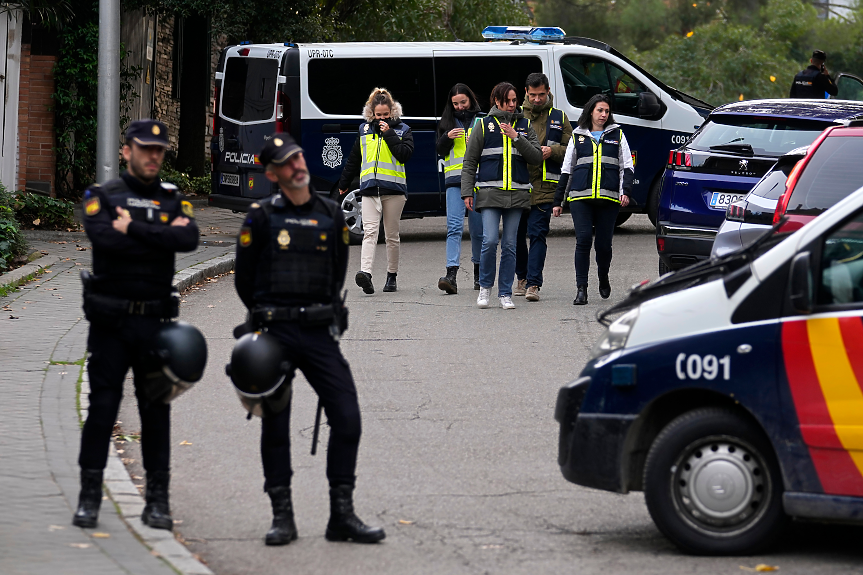 След вълната от писма - бомби в Мадрид - подозрителен плик и в посолството на САЩ