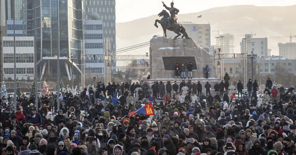 Хиляди хора пренебрегнаха вчера студовете в монголската столица Улан Батор,