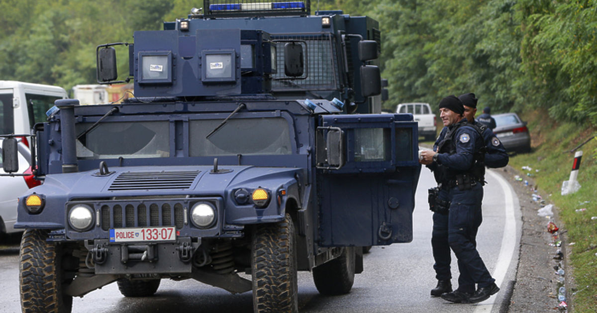 Сърбите днес издигнаха нови пътни блокади в Северно Косово, отхвърляйки