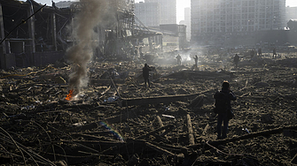 Украйна съобщи за нов масиран руски обстрел като експлозии са
