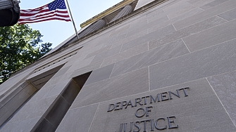 Американски прокурори са обвинили петима руснаци включително офицер от Федералната