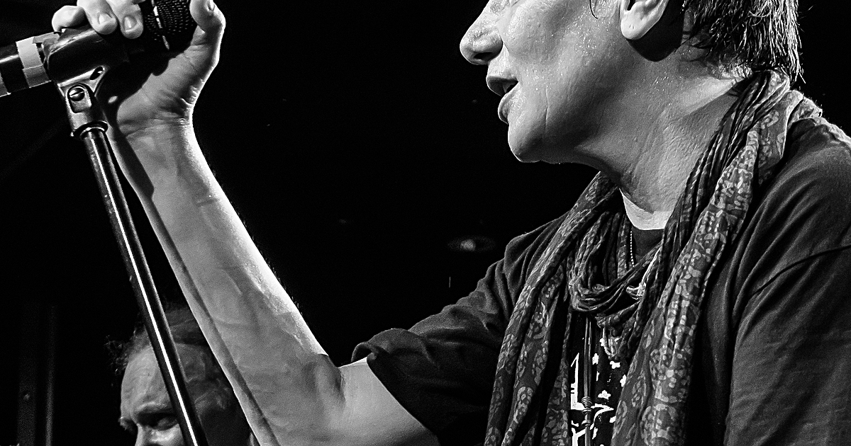 Дните около Нова година донесоха страхотна новина за рока -