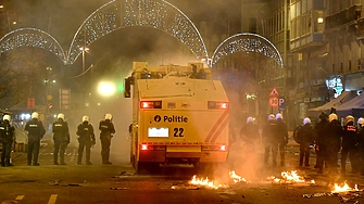 Полицията в Брюксел арестува около 100 души при сблъсъци избухнали