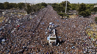 Над 5 милиона души заляха улиците на Буенос Айрес при посрещането