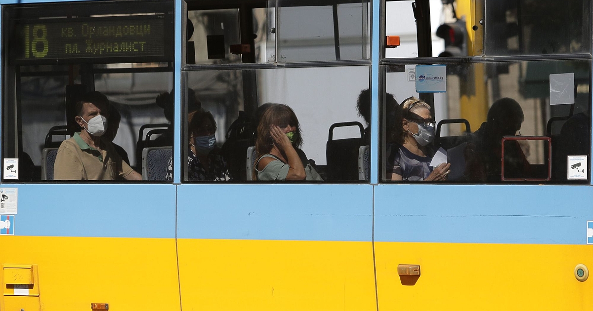 Тридневната карта за всички линии, месечната за една линия, за