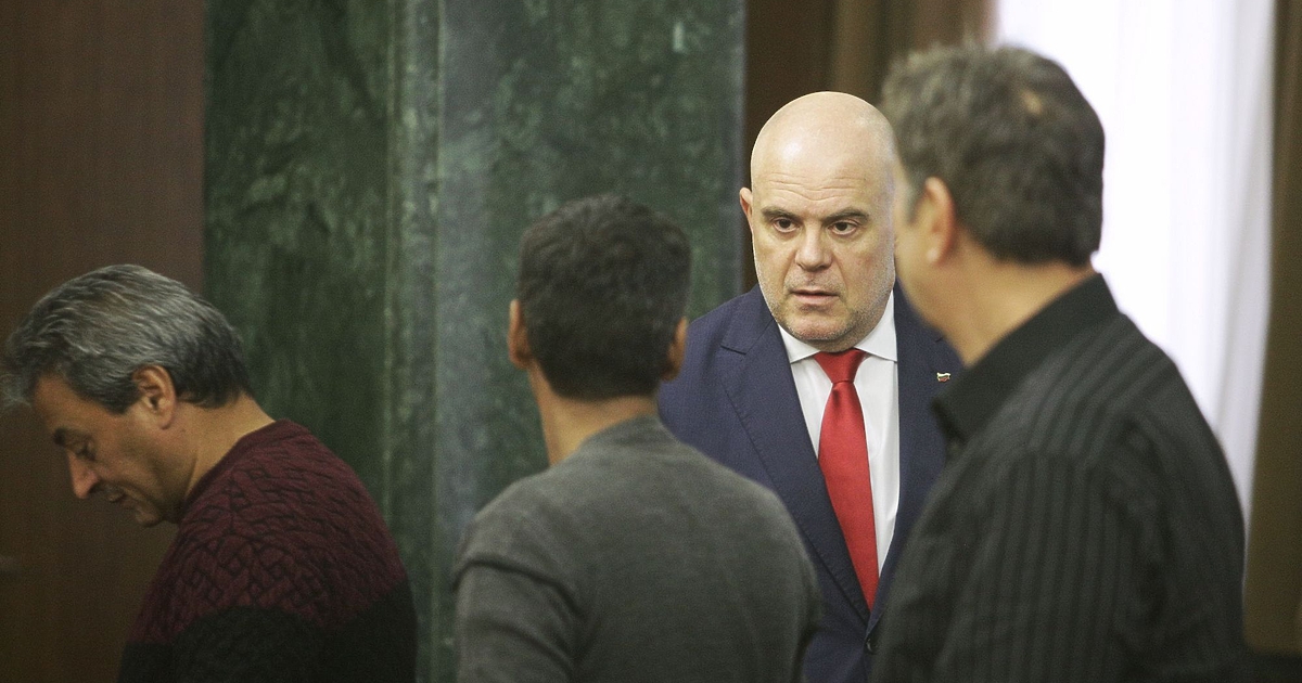 Извинявам се от името на българската държава на роднините на