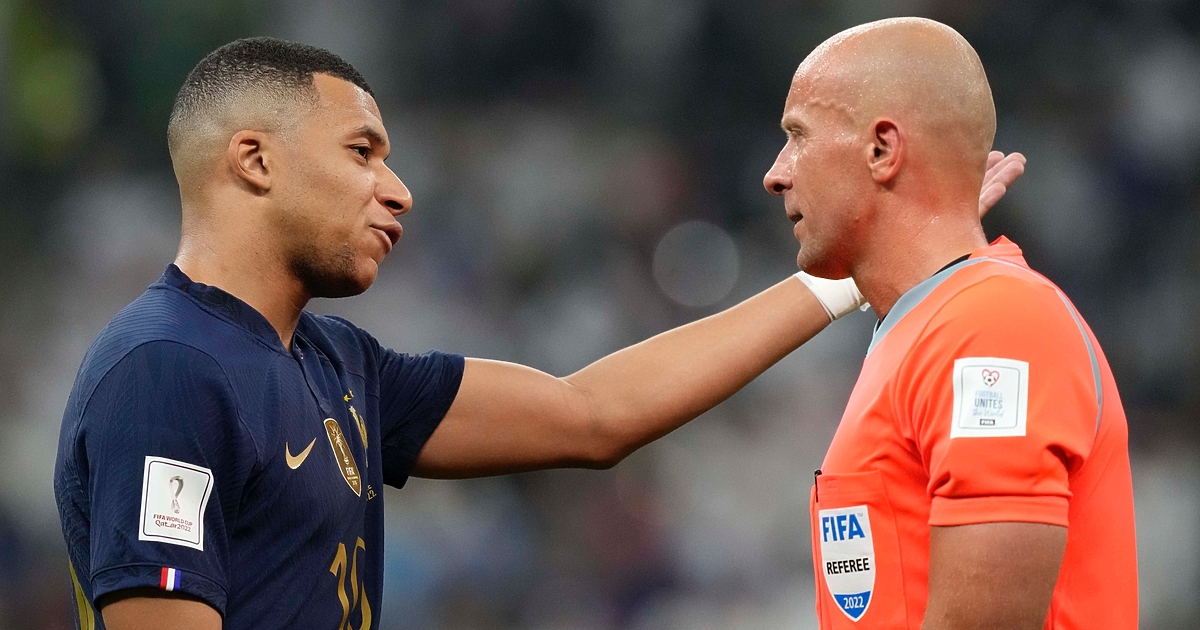 “Не коментирам. Нямам право, забранено ми е. Дори да искам,