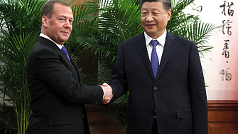 Бившият руски президент Дмитрий Медведев направи необявено предварително посещение в