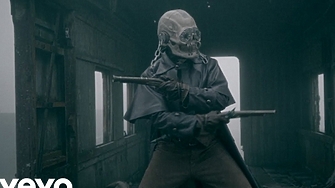 Разбира се Негово злодейско величество Вик Ратълхед талисманът на