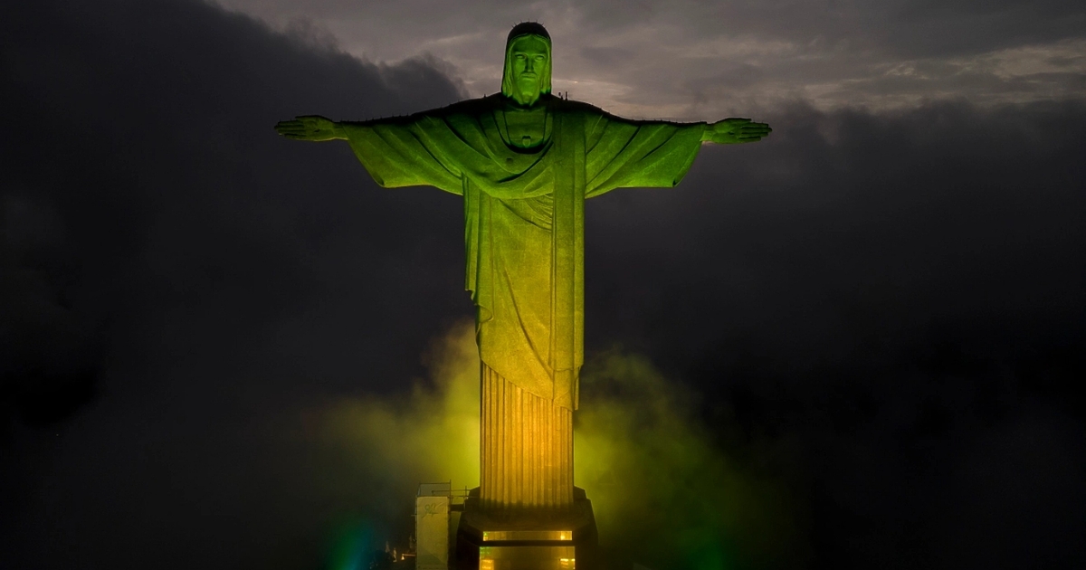 Смъртта на Пеле накара цяла Бразилия да потъне в печал.