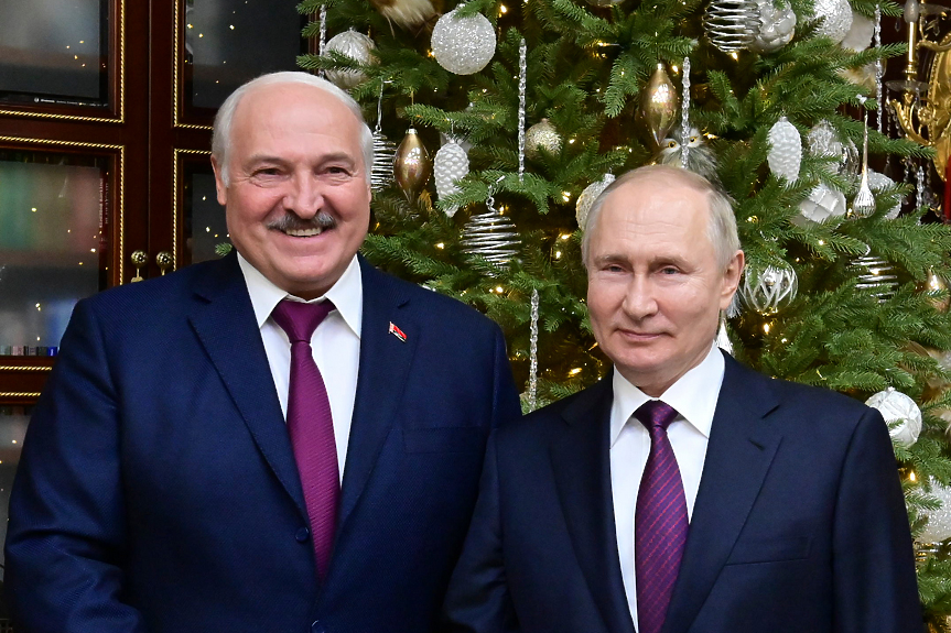 Шефът на Роскосмос покани Лукашенко в бъдещата орбитална станция на Русия