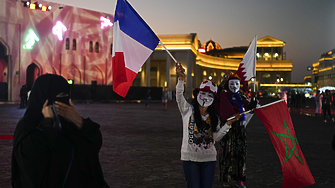 Хората с двойна идентичност във Франция - раздвоени за кого да викат