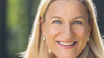 Наричана пазител на загубените истории и истински феномен в литературата