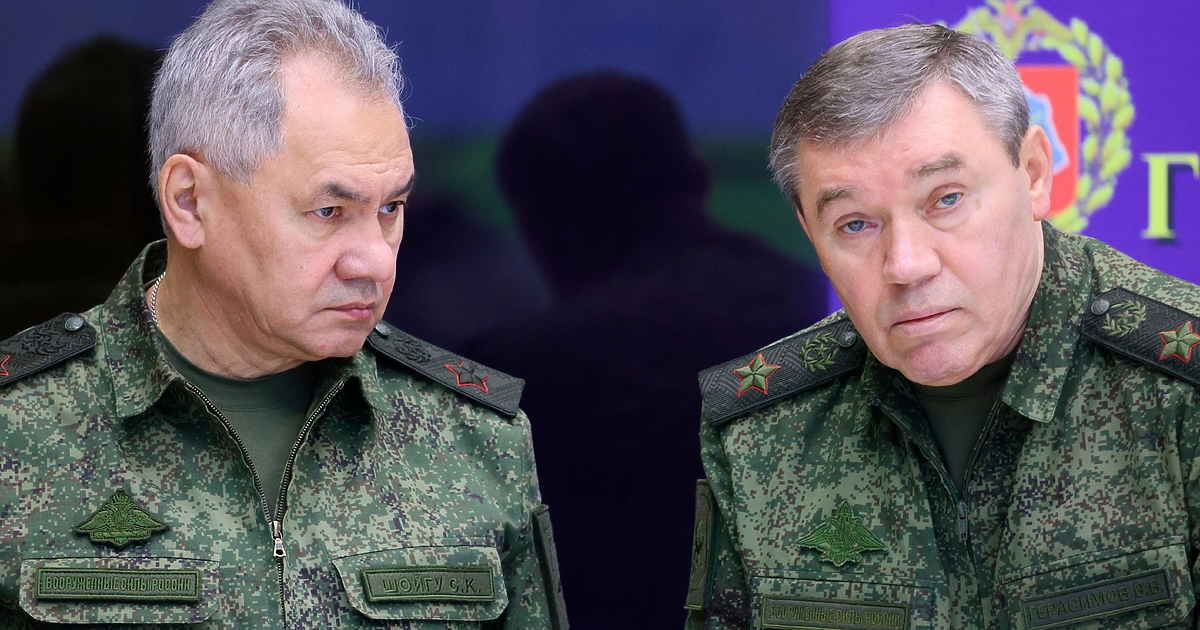 Руският президент Владимир Путин три пъти е отлагал нахлуването в Украйна,