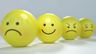 В навечерието на 2023 година обществените очаквания по света са