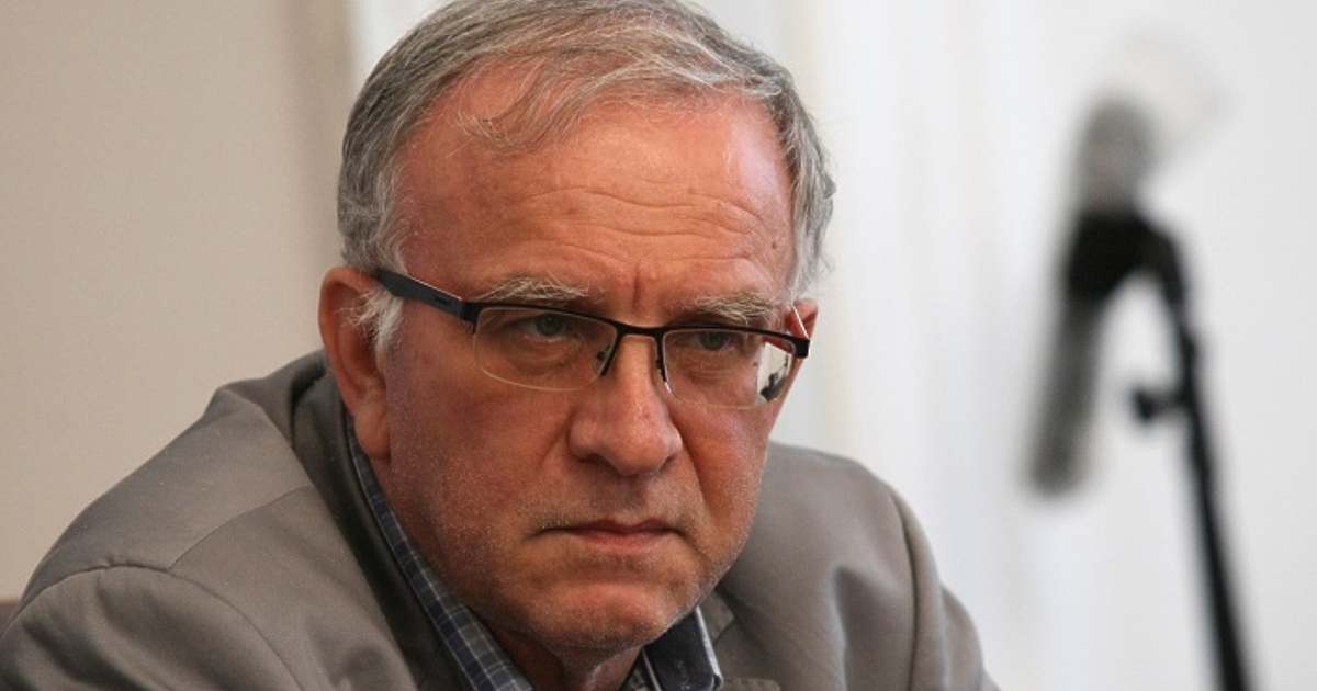 Хартия за принтерите - т.е. машините за гласуване - за