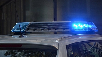 Мъж рани трима полицаи в Будапеща късно в четвъртък с