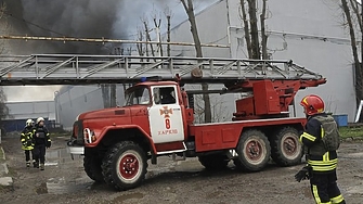 Цистерна се запали след катастрофа на кръговото движение в Костинброд