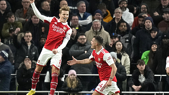 Арсенал направи поредната си стъпка към титлата в английската Висша