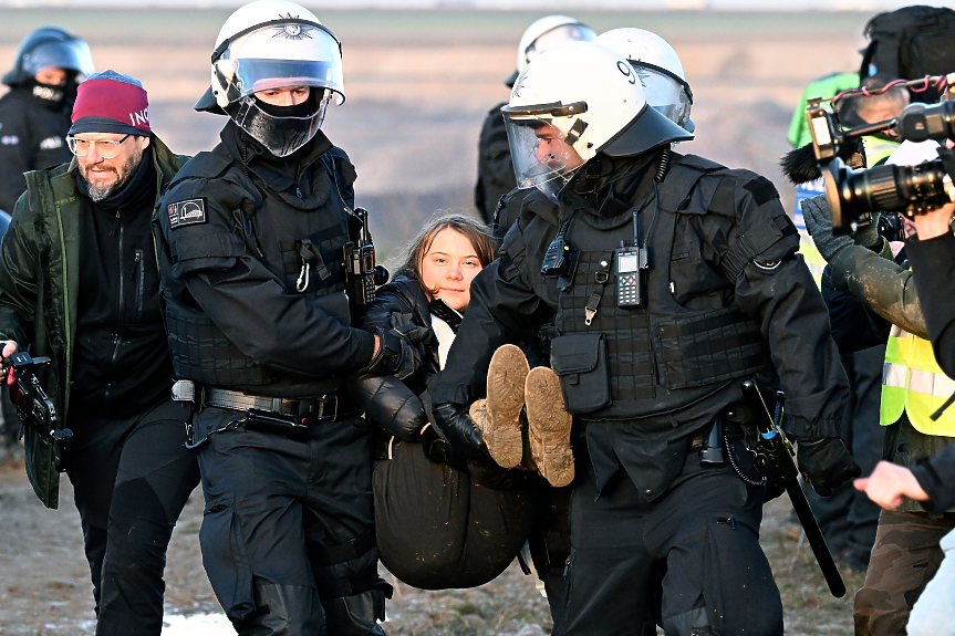 Германската полиция задържа Грета Тунберг