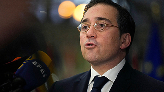 Министърът на външните работи на Испания Хосе Мануел Албарес изрази